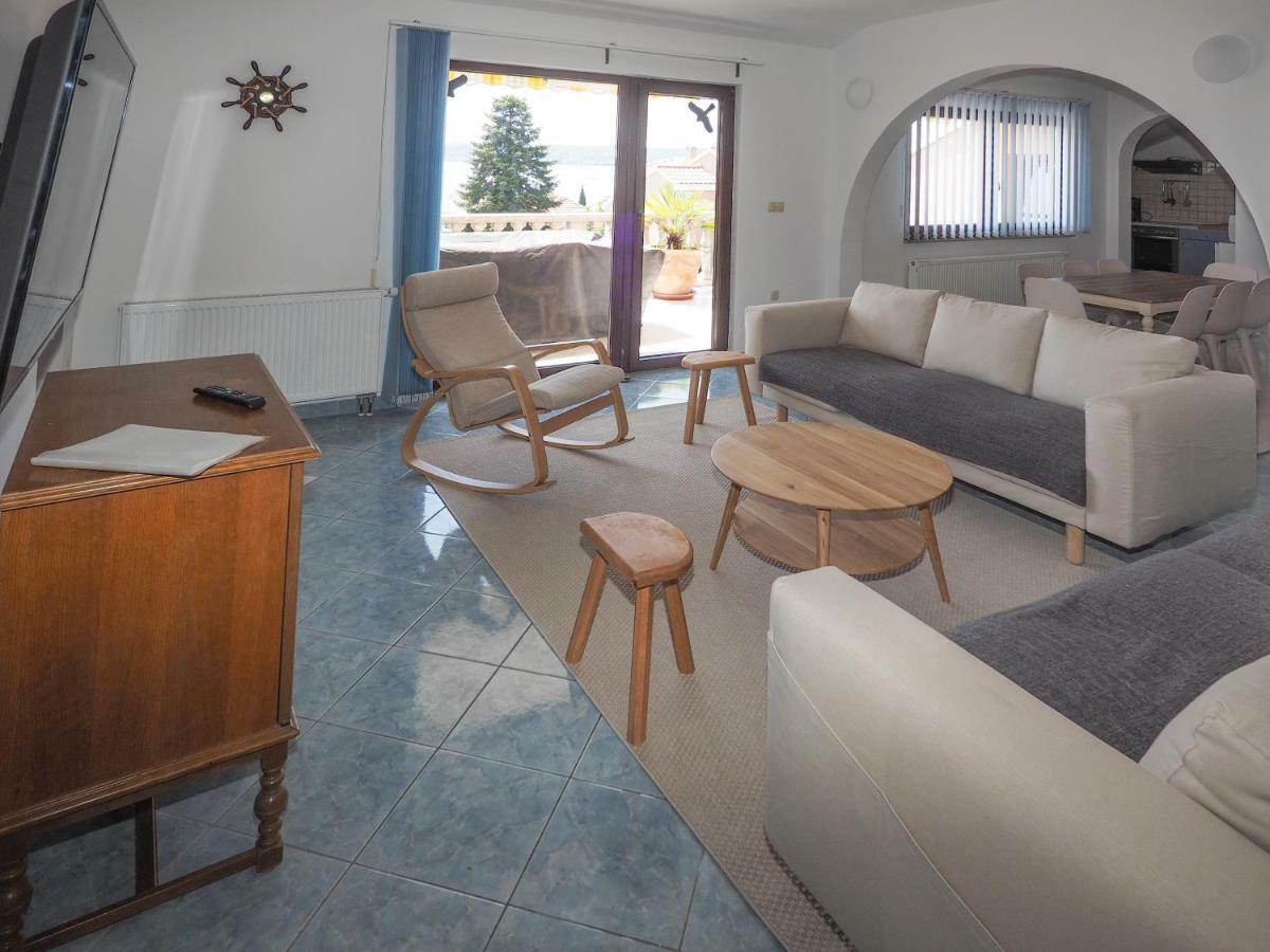Makii Apartment *